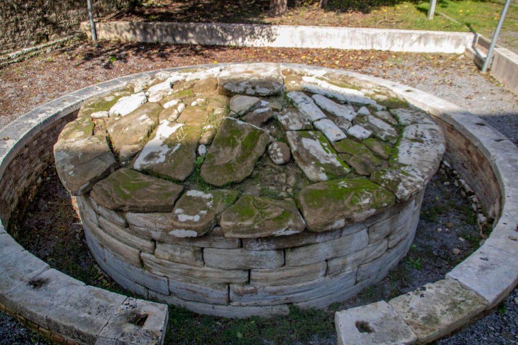 tomb of menecrates 1 1024x683