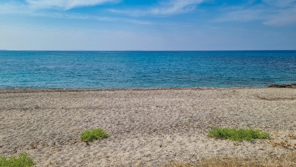 Antinioti West Beach
