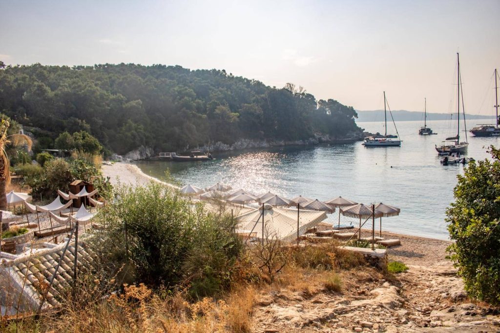 Gialiskari Beach - Gimari Gialiskari Beach - Gimari