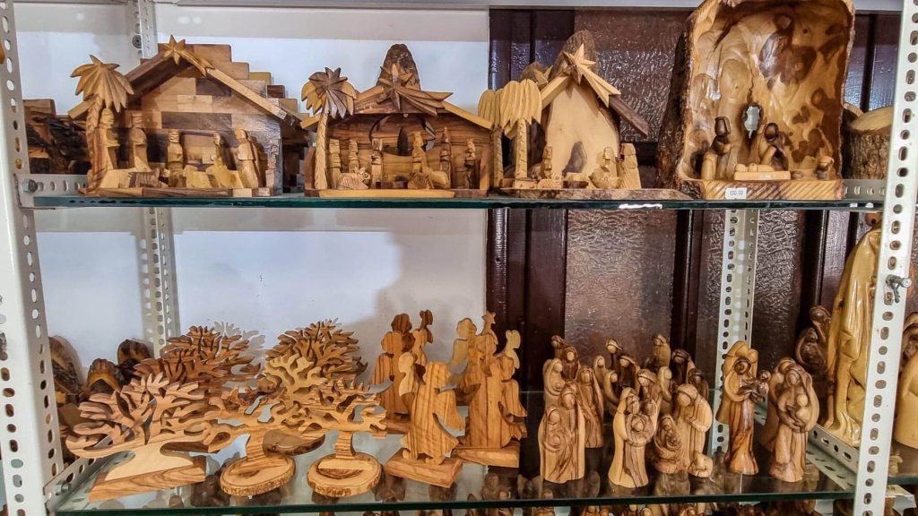 Olive wood decorations