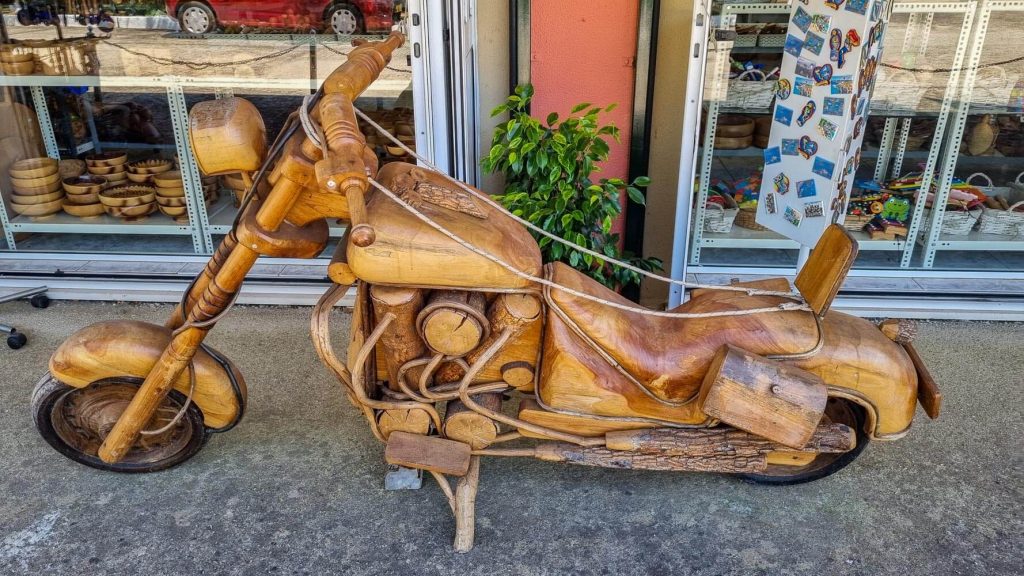 Giannis Olive Wood Art Workshop