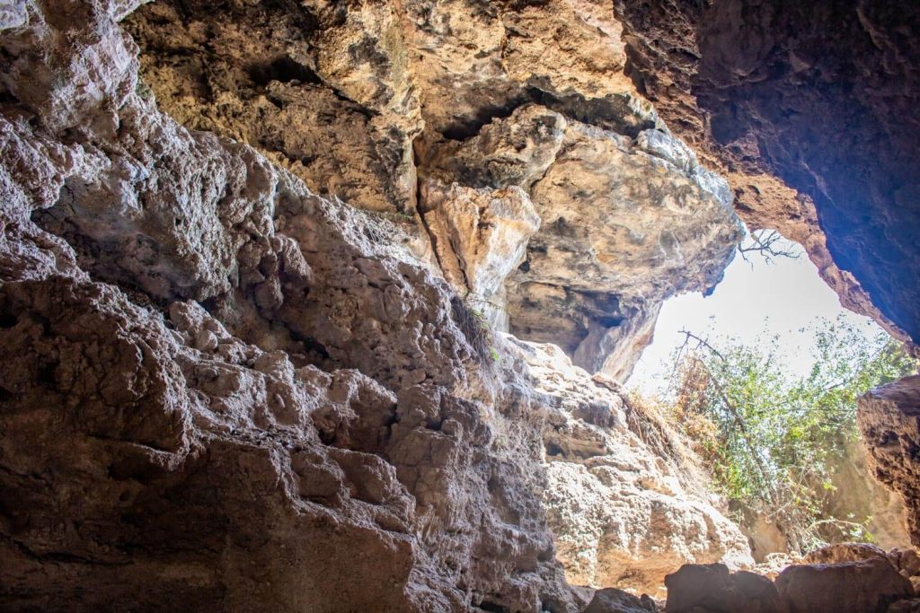 Grava Gardiki Cave Grava Gardiki Cave
