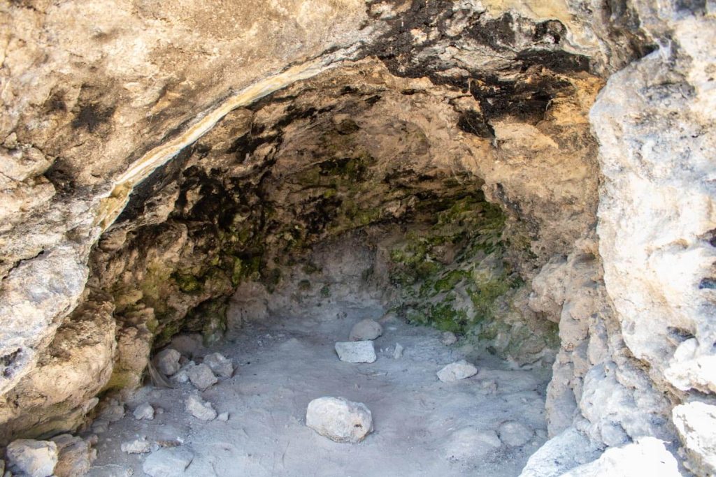 Grava Gardiki Cave Grava Gardiki Cave