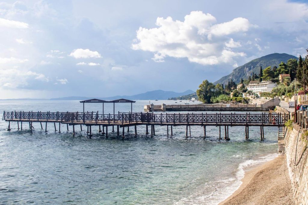 Pier next to the Kaiser's Bridge