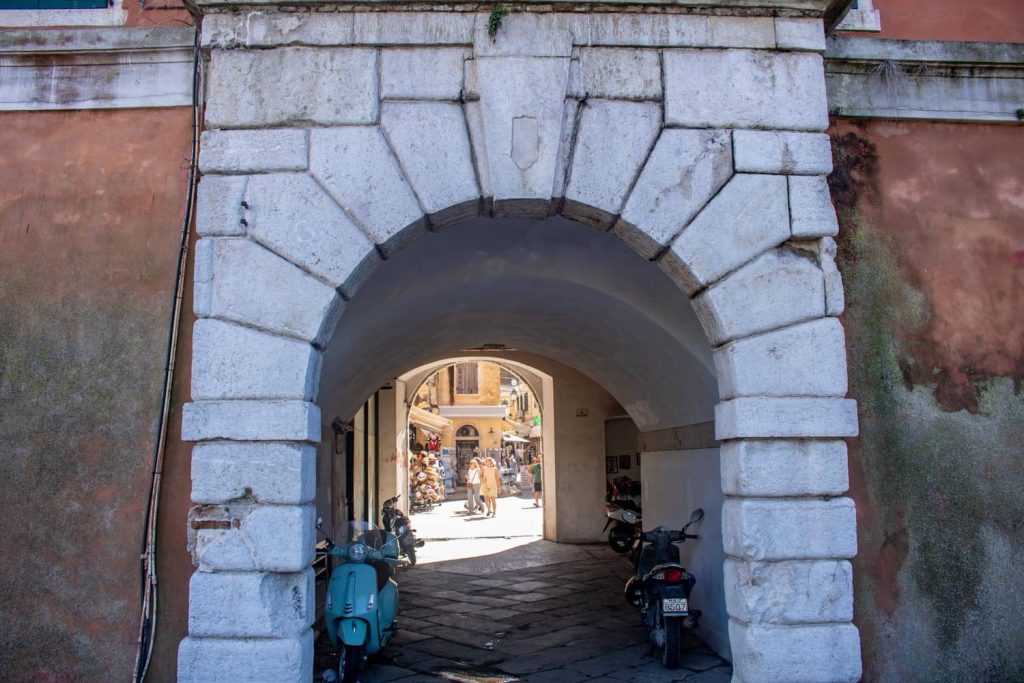 Spilia Gate Spilia Gate