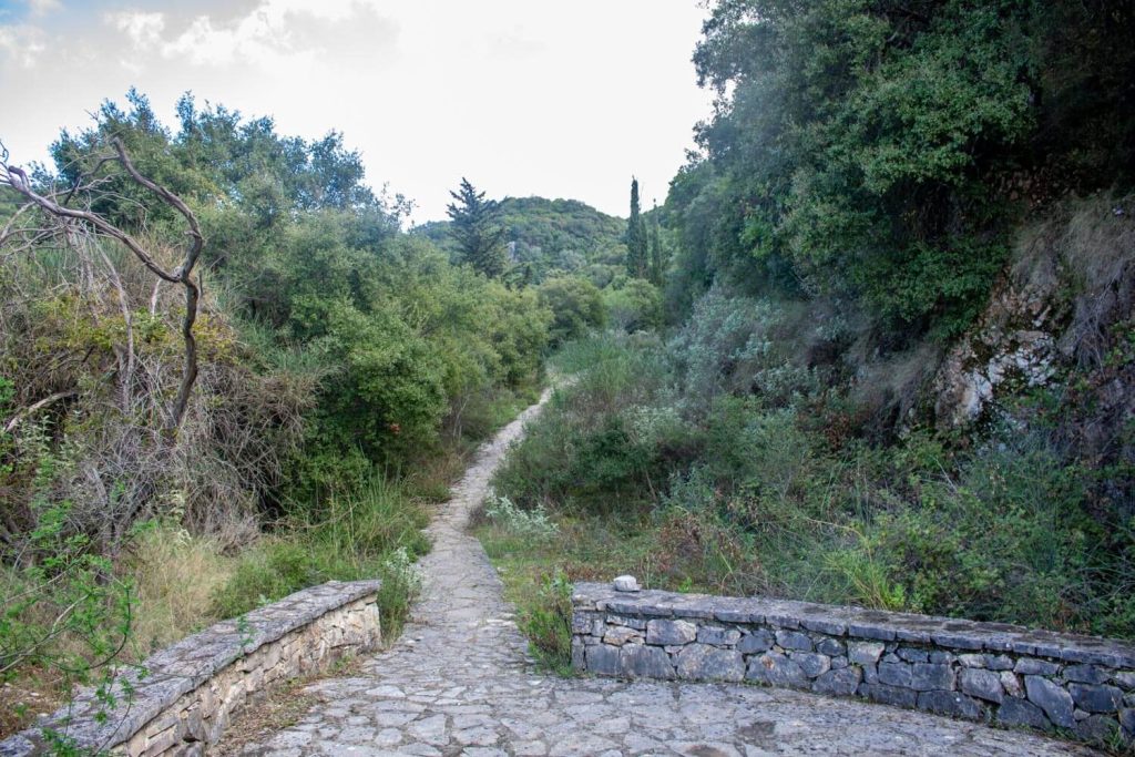 Path to Anthropograva Cave Path to Anthropograva Cave