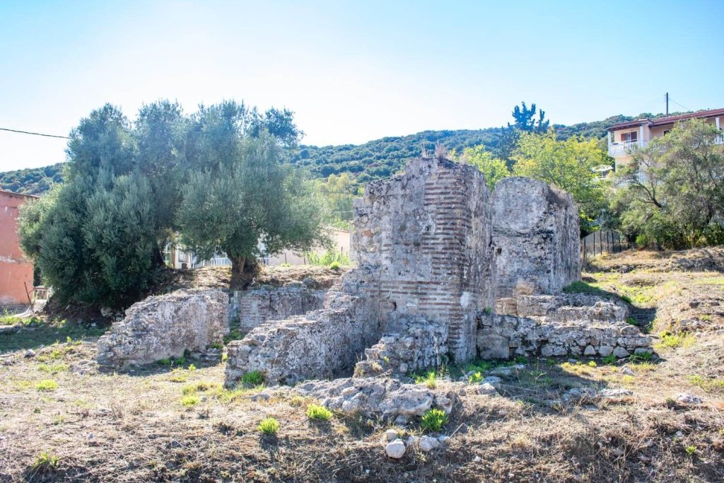 Roman Baths in Moraitika Roman Baths in Moraitika