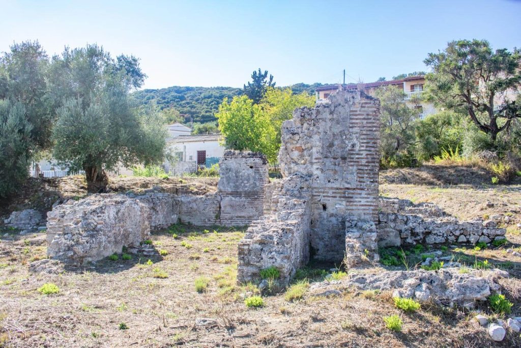 Roman Baths in Moraitika Roman Baths in Moraitika