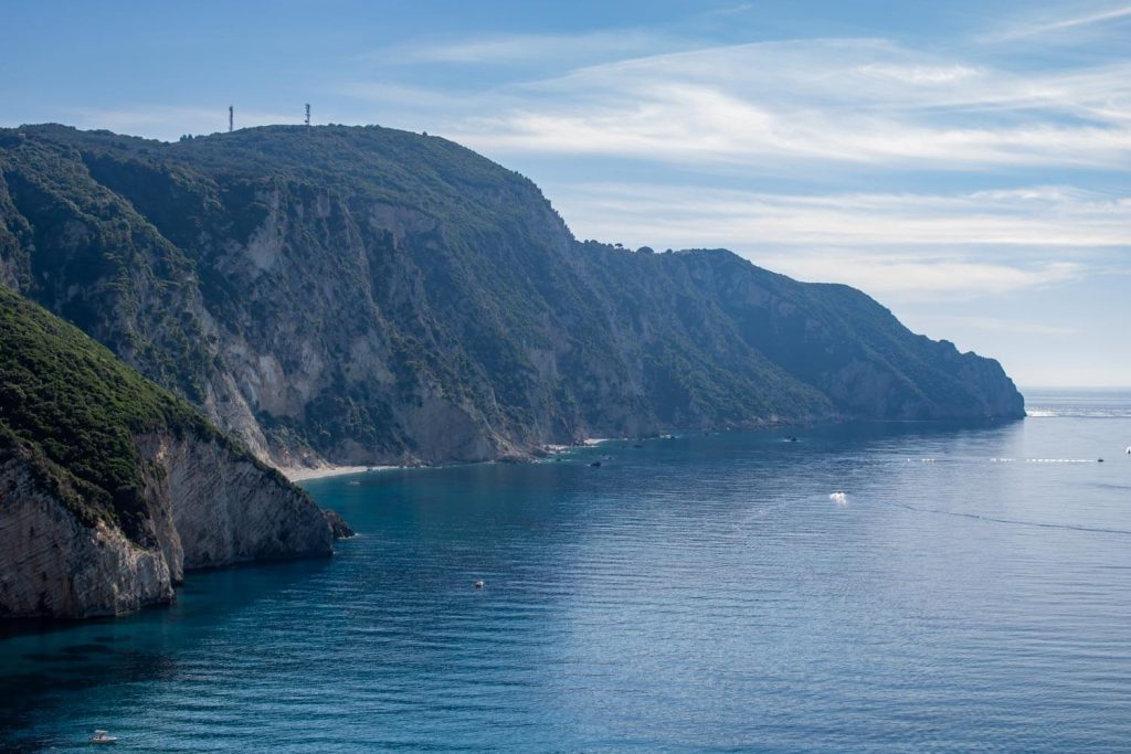Stelari Beach (left) and Mikro Stelari Beach (middle) Stelari Beach (left) and Mikro Stelari Beach (middle)