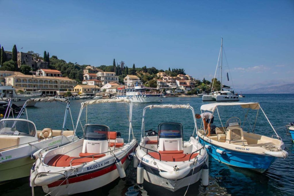 kassiopi harbor corfu 1 1024x683
