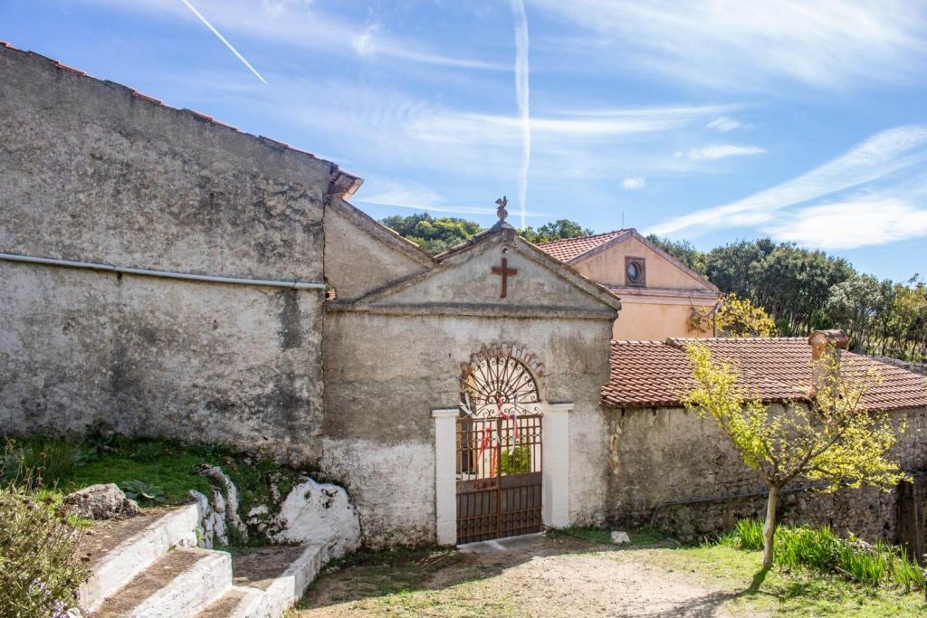 monastery of pantokratos agio mattheos corfu 4 1024x683